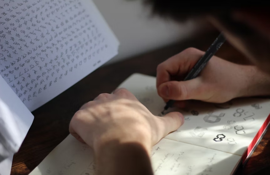 High-Scoring John Locke Essay Examples and What You Can Learn