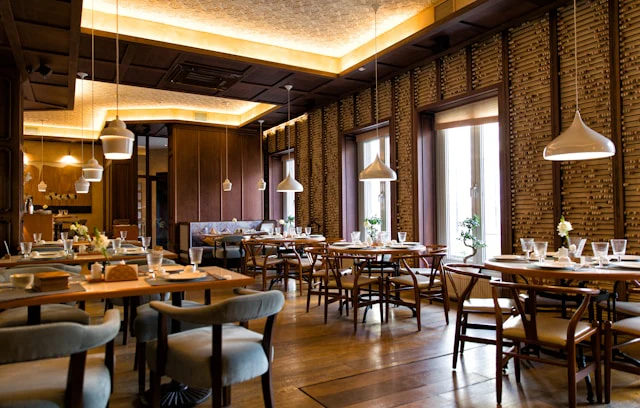 Ambient Intelligence: Commercial-Grade Restaurant Furniture That Adjusts to Mood, Foot Traffic, and Ambient Sound